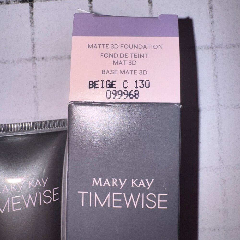 Mary Kay TimeWise Matte 3D Foundation 1 fl. oz. Beige C 130